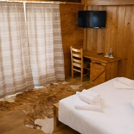 1400 Nuova Gestione Hotell